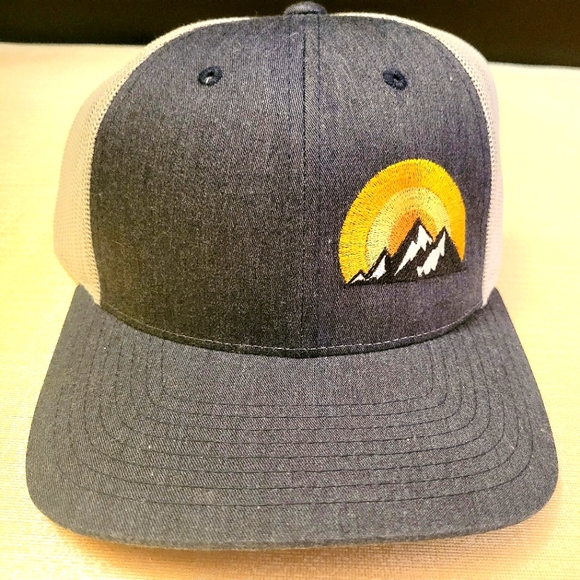 Trucker hat M/L - Picture 1 of 4